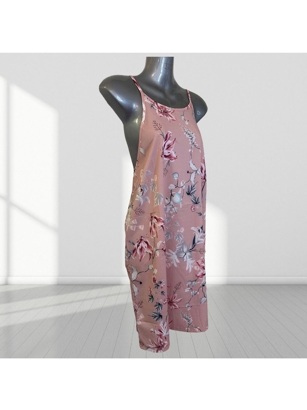 •🌼3/$15🌼 woman Summer floral dress - Picture 3 of 8